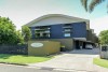 Five Luxury Townhouses In Hervey Bay Australia In One Line To Trade